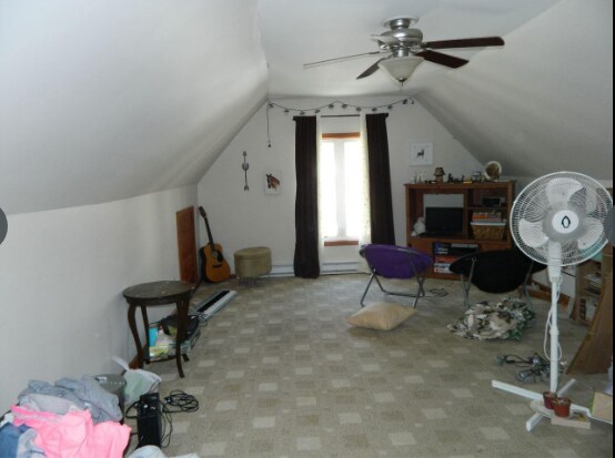 3rd floor bedroom - 16 Charles St