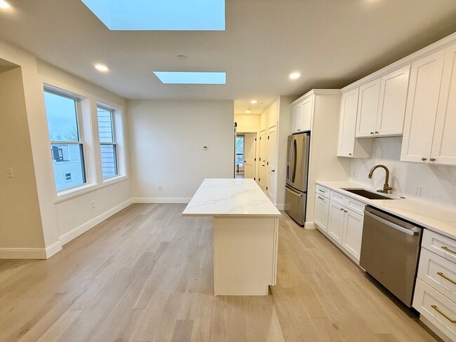 Foto del edificio - 120 Emerson St