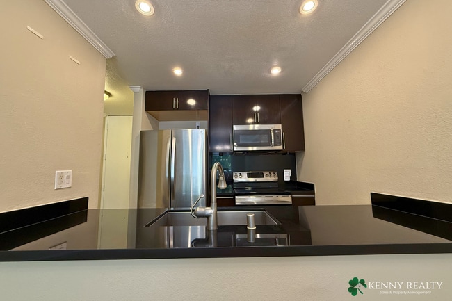 Foto del edificio - Charming 1-Bedroom with Resort-Style Amenities in San Bruno