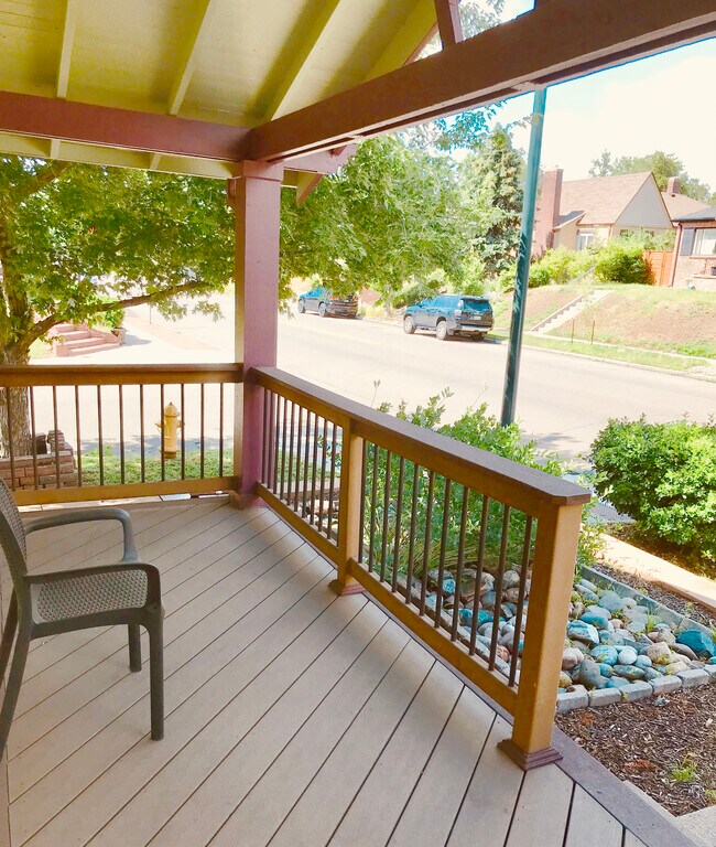 Perfect lounging porch - 3602 Lowell Blvd