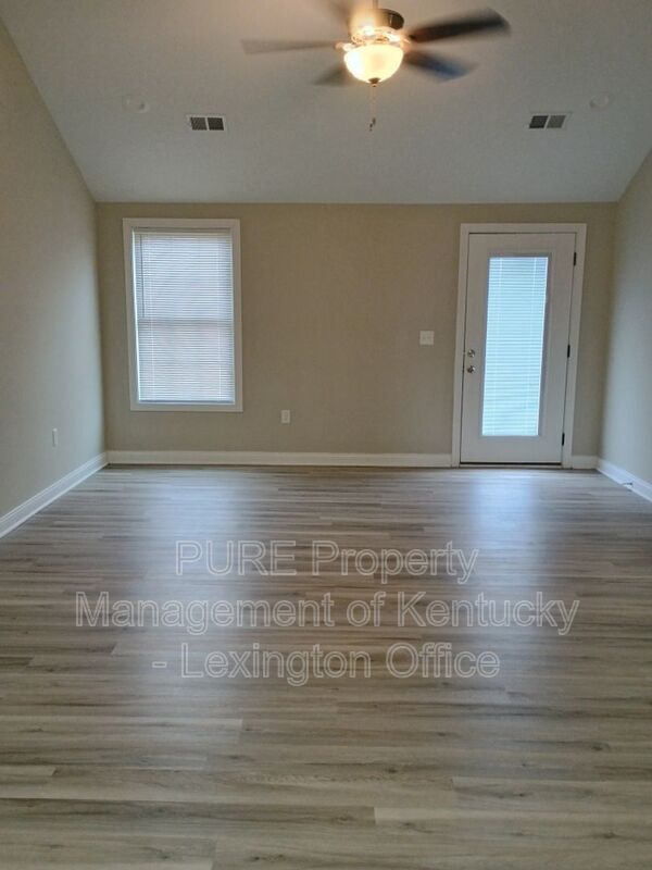 Foto del edificio - 720-722 Leeward Ct