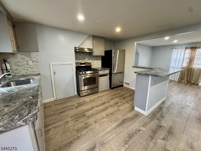 Foto del edificio - 347 E 29th St