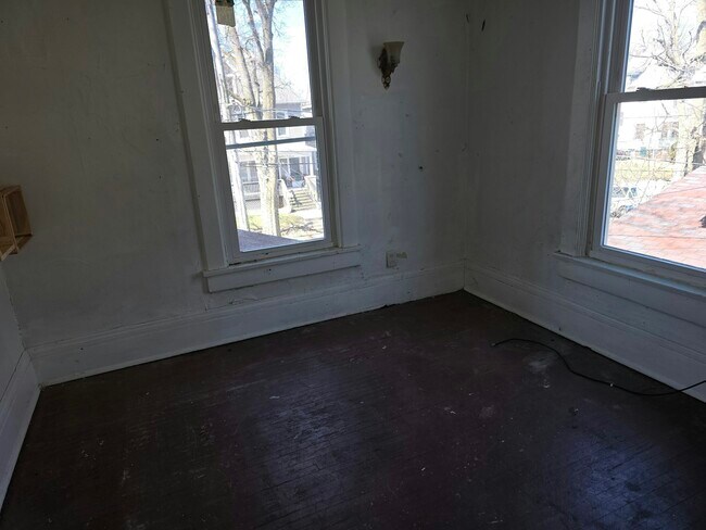 Building Photo - 1806 N Peoria Ave
