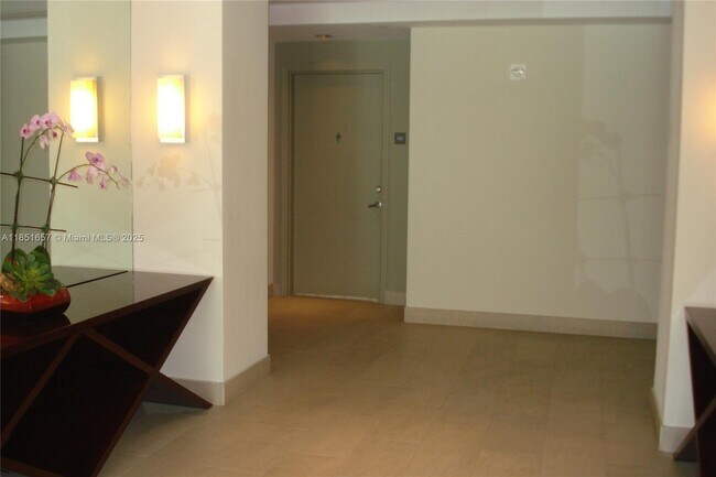 Building Photo - 951 Brickell Ave