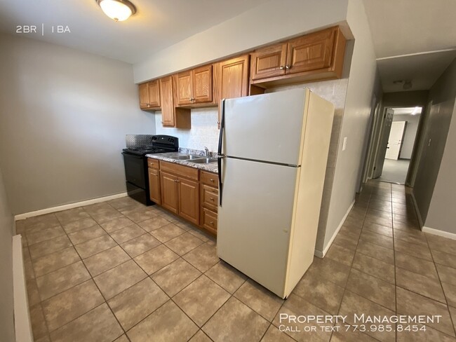 Building Photo - Large Brand New Corner Unit Remodeled 2-Be...