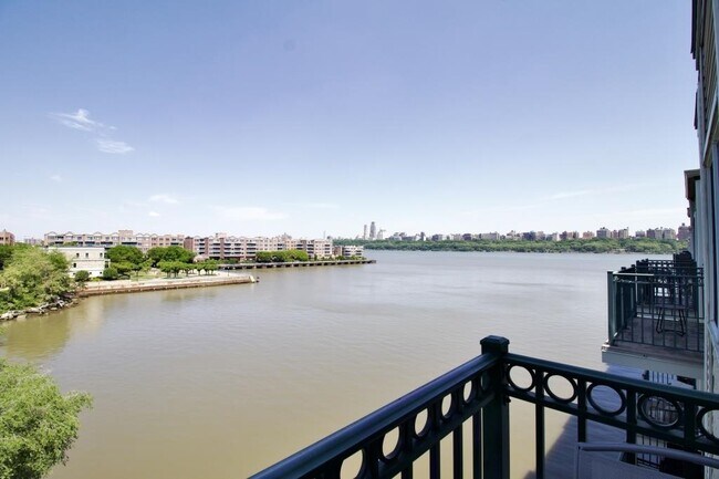 Foto del edificio - 340 The Promenade