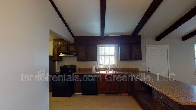 Building Photo - 224 Pinefield Dr