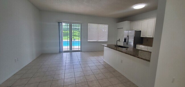 Foto del edificio - 420 SE 23rd Ln