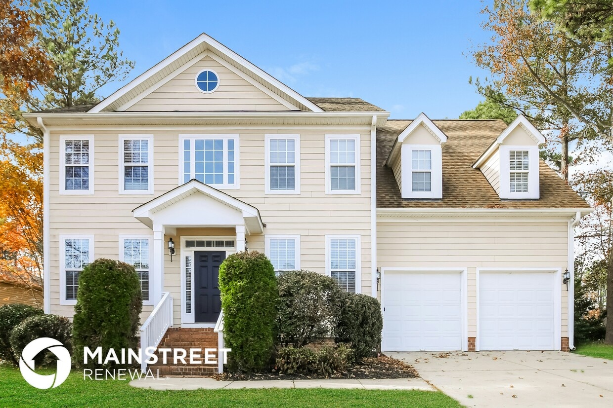 Primary Photo - 165 Sutherland Dr