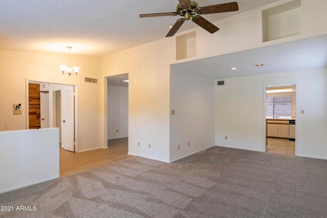 Foto del edificio - 966 E Morningstar Ln