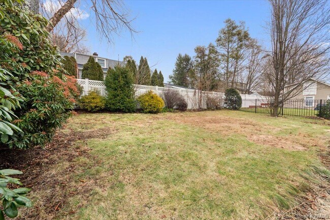 Foto del edificio - 1736 Central St