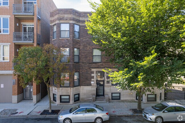 Building Photo - 1619-1621 W Warren Blvd