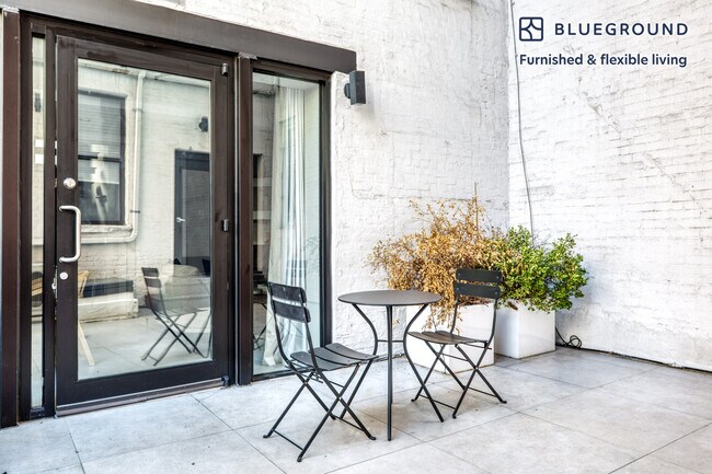 Building Photo - 213 E 26th St