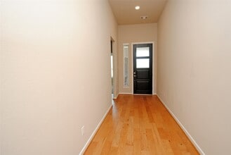 Building Photo - 8326 Oakland Hts Ln