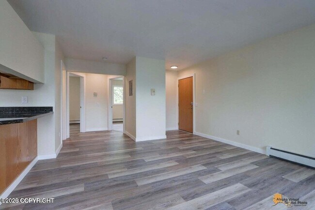 Building Photo - 430 E 14th Ave