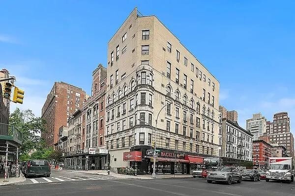Building Photo - 131 E 83rd St