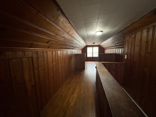 Foto del edificio - 19474 Montrose St