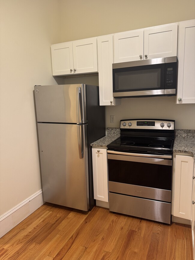 Building Photo - 1471 Beacon St