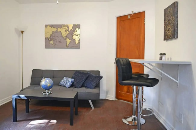 Photo - 3120 Peel Ave Apartment