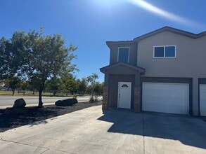 Building Photo - 516 E Reed St