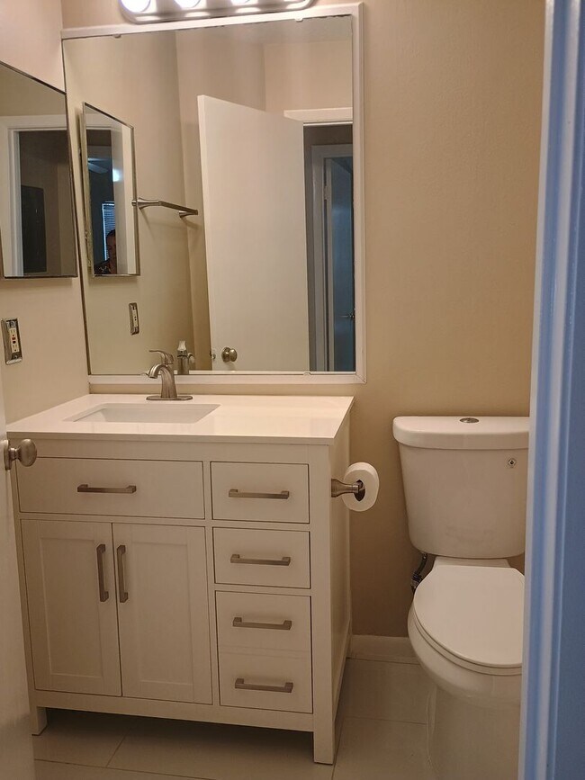 Building Photo - 113 Reserve Cir