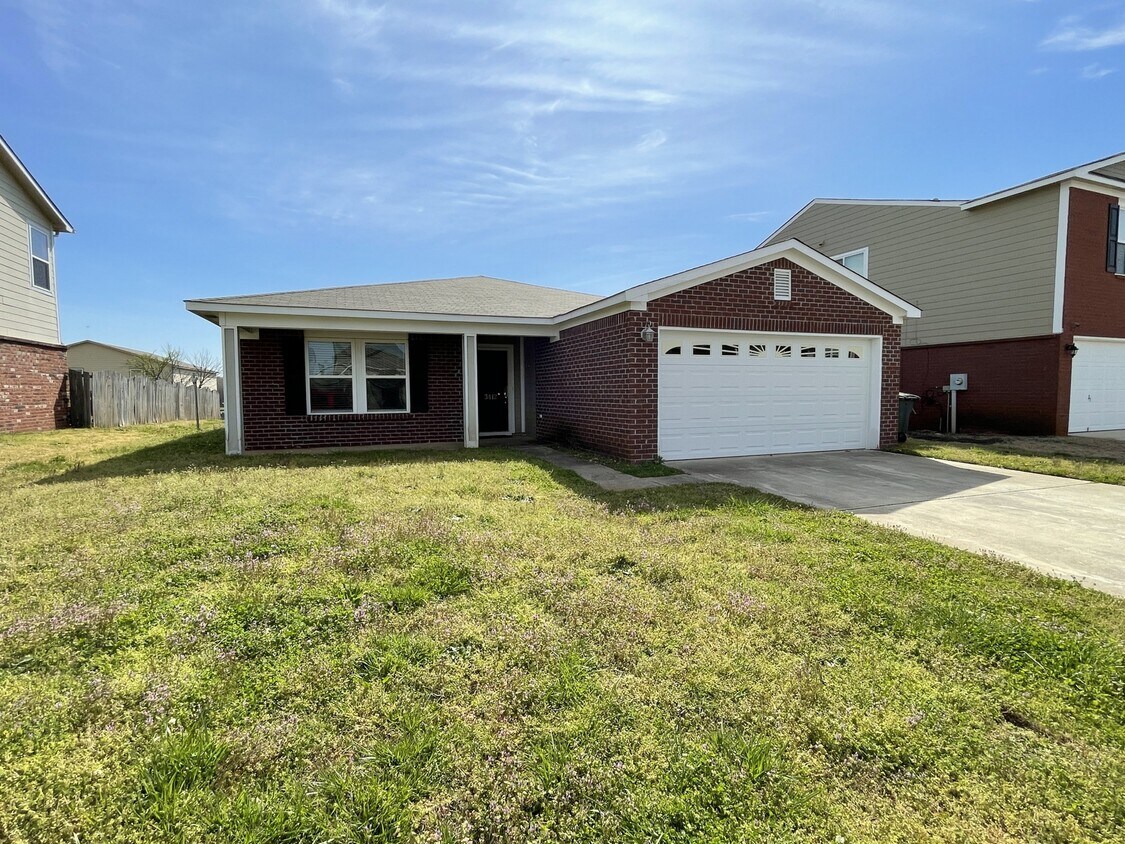 Foto principal - 3412 Castlecreek Dr SW