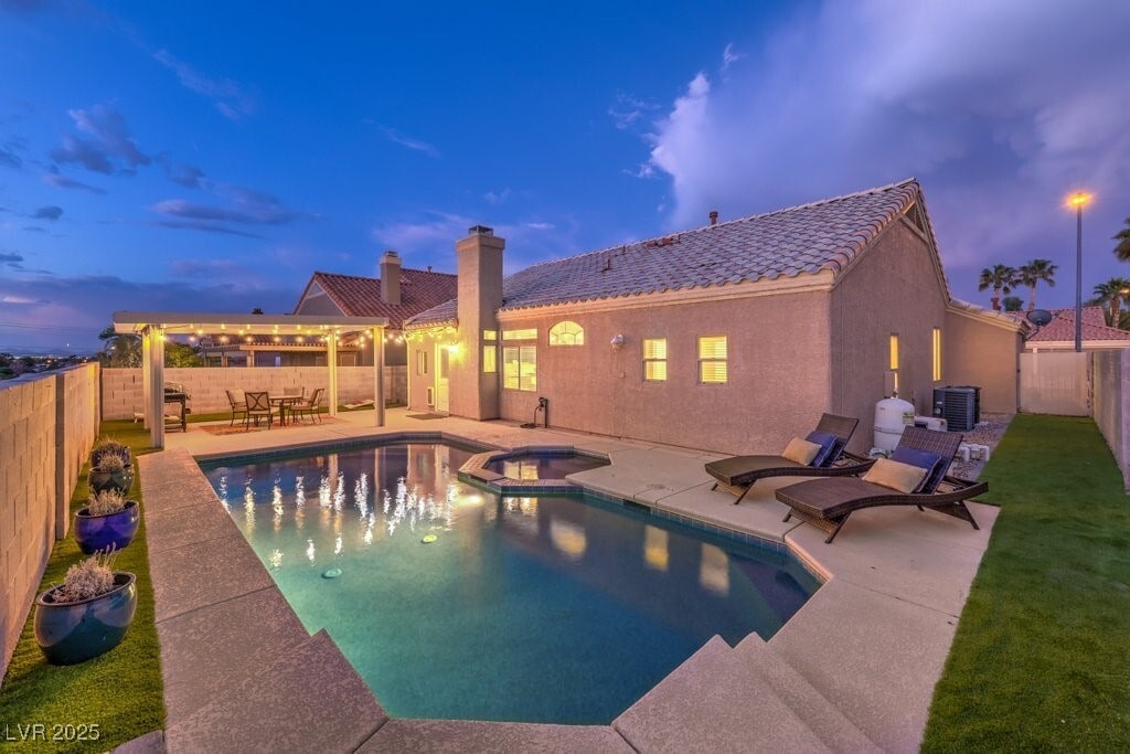Foto principal - 8157 Creek Water Ln