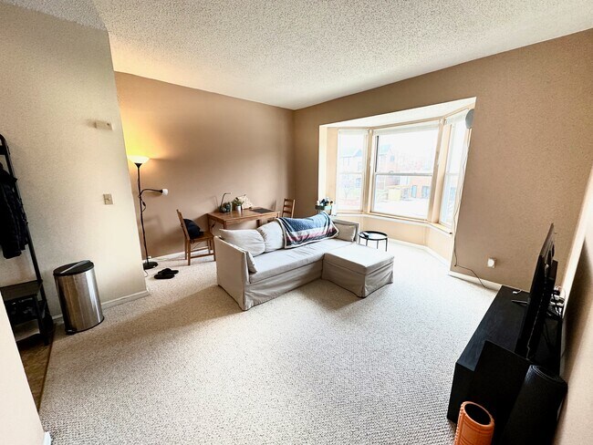 Building Photo - 4500 Chouteau Ave