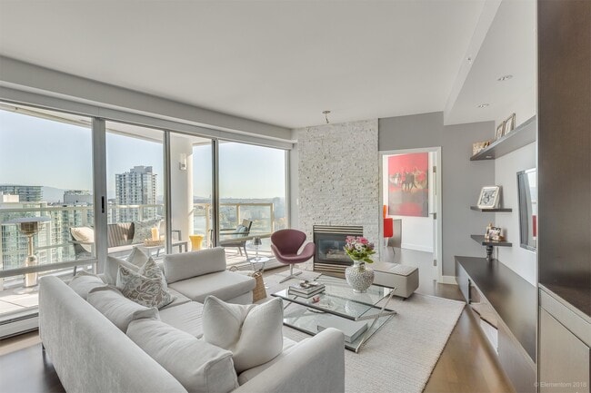 Building Photo - 1201 Marinaside Crescent