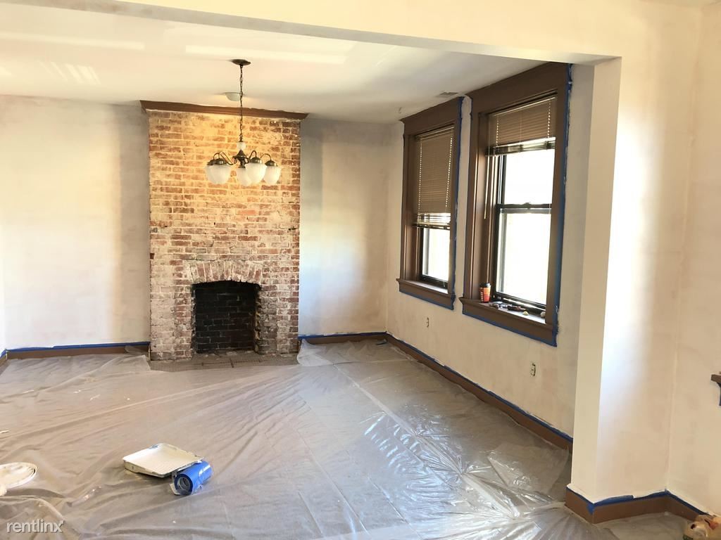 Primary Photo - 423 Foreland St