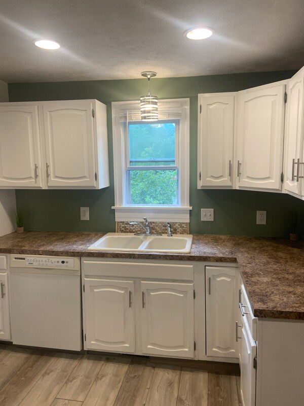 Foto principal - 108 Carrier St NE