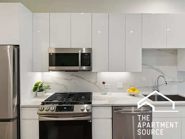 Photo - 812 W Adams St Apartment