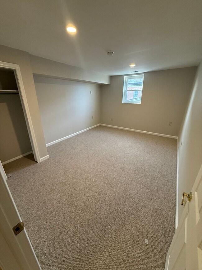 Foto del edificio - 2/3 Bedroom, 1 Bath Two Story Mill Street Apartment