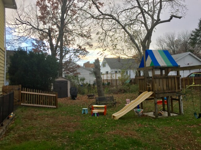 Building Photo - 1551 W Broad St