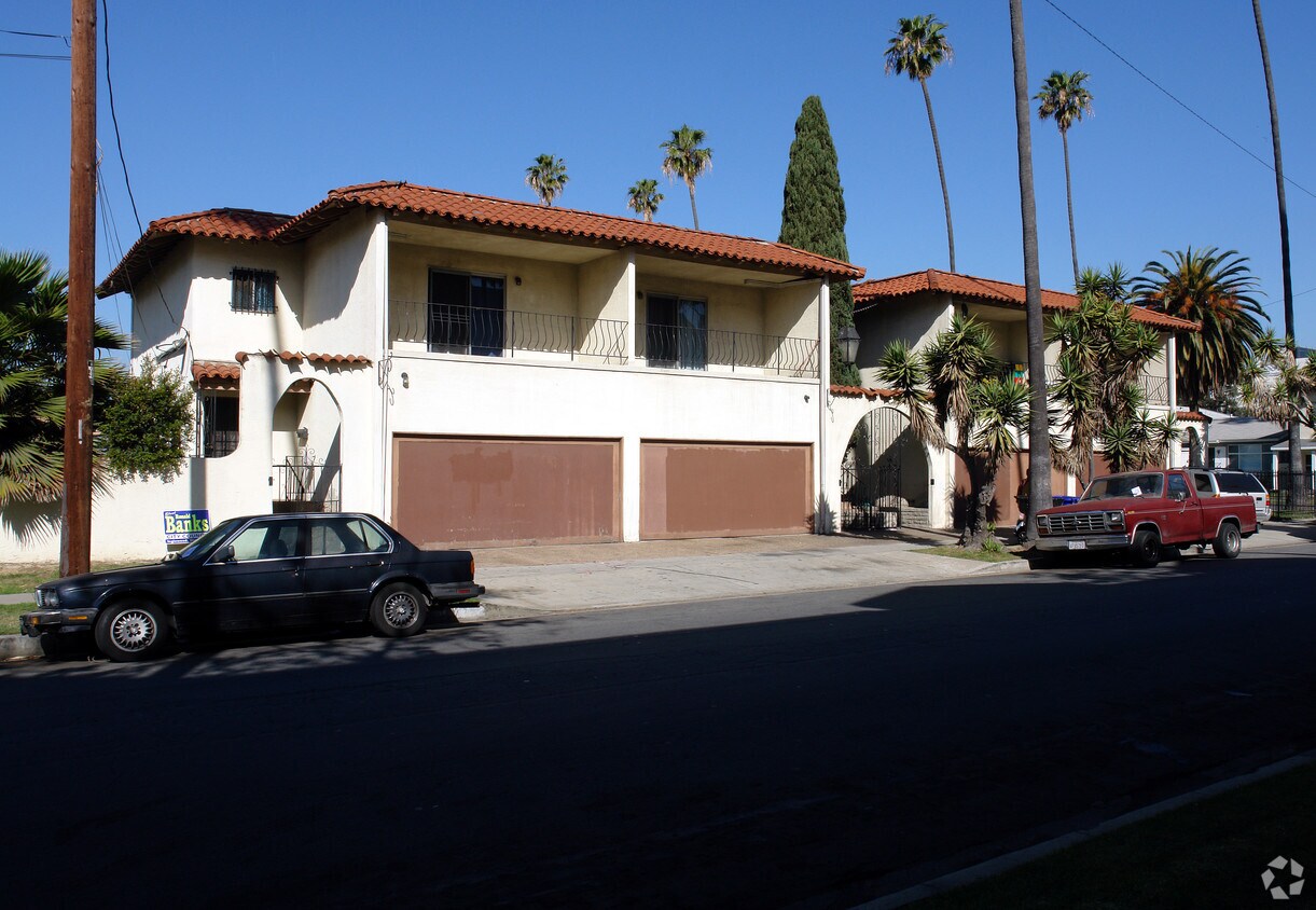 Building Photo - 1143 S Flower St