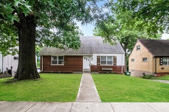 Building Photo - 1061 Fashion Ave