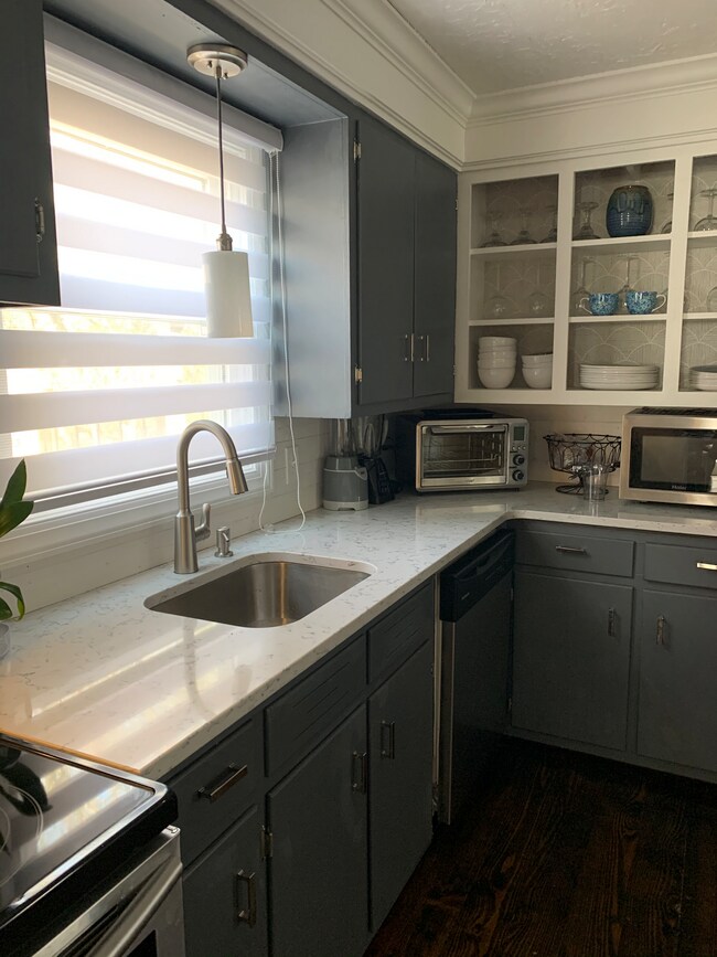 Foto del edificio - 608 Jackson St