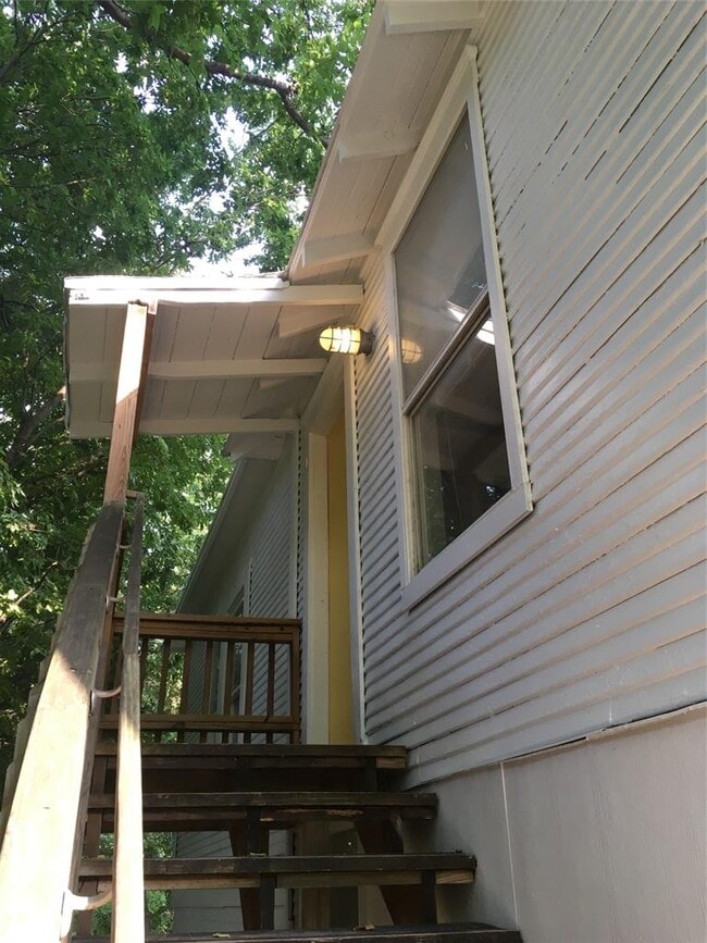 Building Photo - 4611 Depew Ave