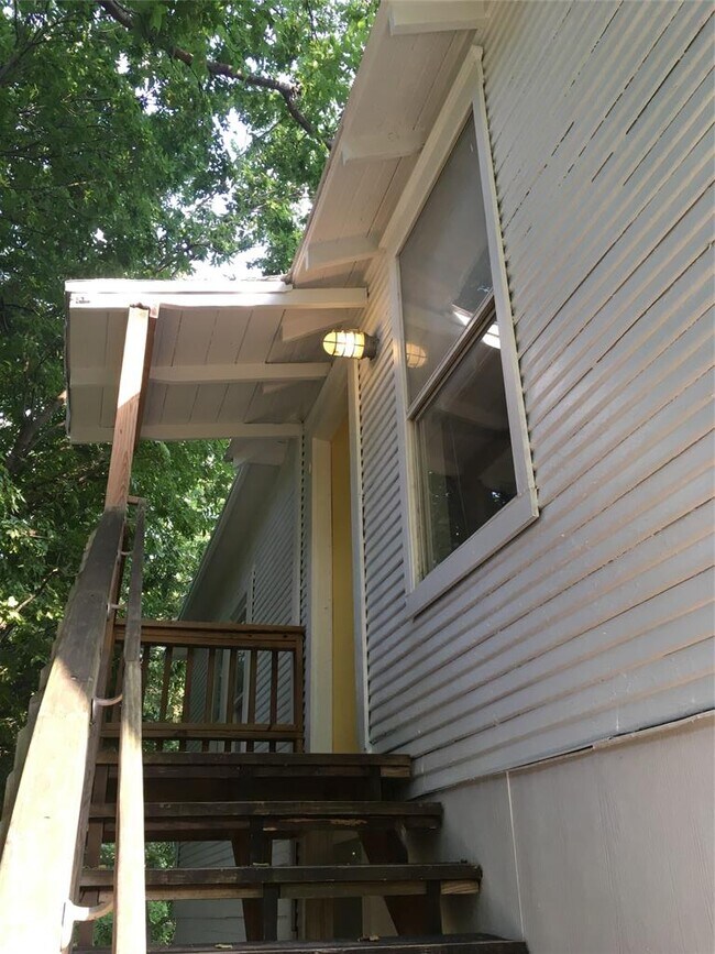 Foto del edificio - 4611 Depew Ave