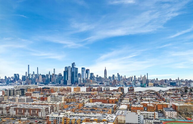 Foto del edificio - 100 Manhattan Ave