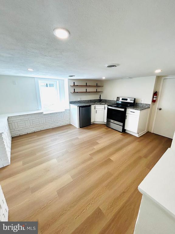 Foto del edificio - 734 Sunnyside Ave