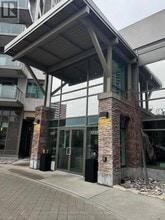 Building Photo - 1215 Bayly St