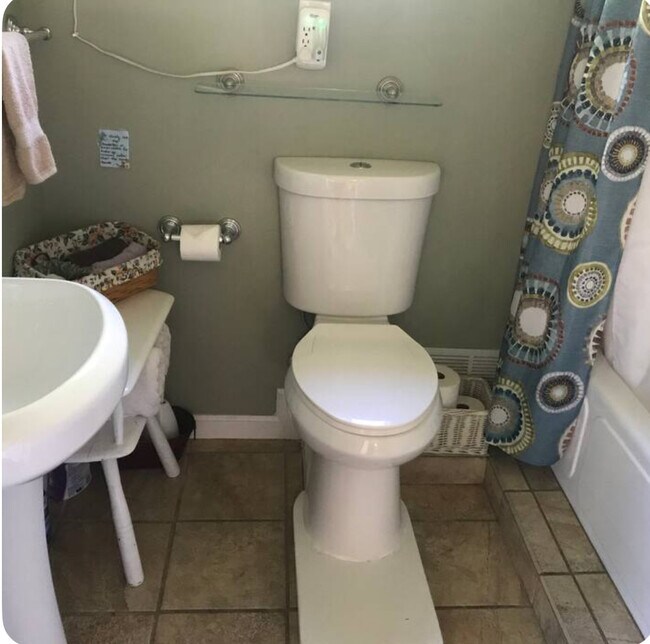 Bathroom with shower and bathtub - 4000 McKinley Blvd