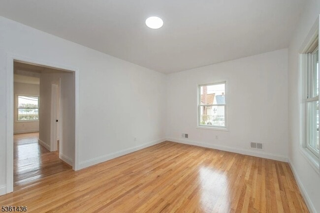Building Photo - 17 N Weiss St