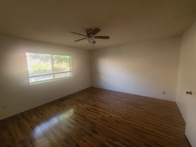 Foto del edificio - Great home In Beautiful NE Neighborhood ne...