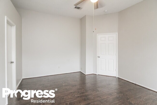 Foto del edificio - 916 Winterbury Ct