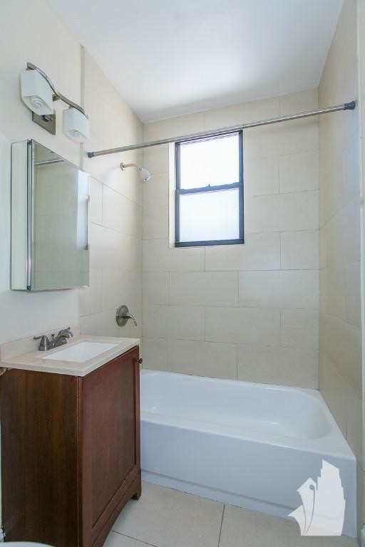 Foto del edificio - 0 bedroom in Chicago IL 60640