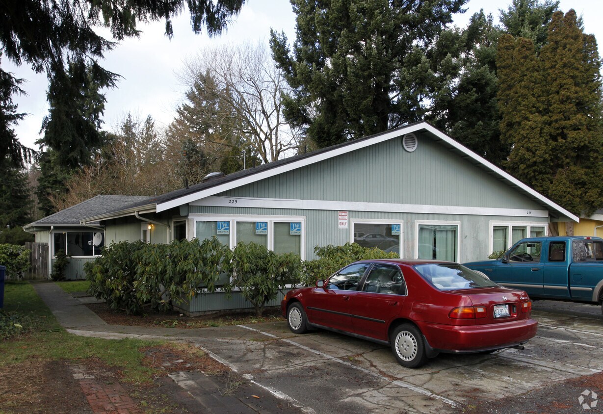 Building Photo - 195 1st Ave NW