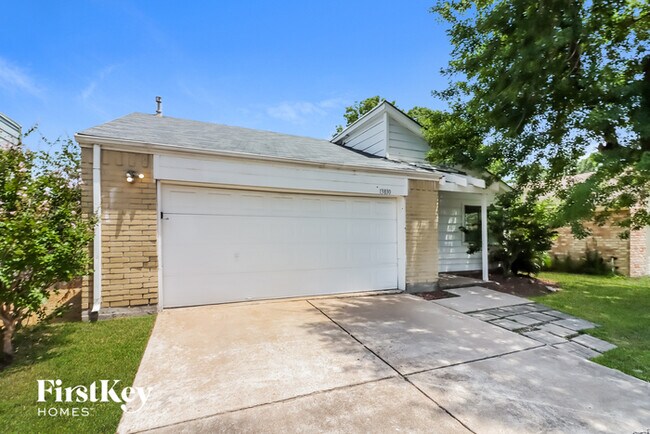 Foto del edificio - 13830 Walnut Hollow Ln