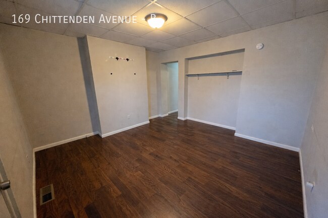 Foto del edificio - 169 Chittenden Ave